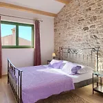 Daniela Mit Pool In Bale, Bei Rovinj Fuer 4-6 Personen *