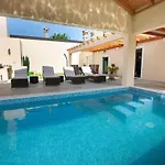 Daniela Mit Pool In Bale, Bei Rovinj Fuer 4-6 Personen *