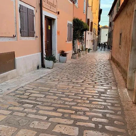 Villa Daniela Mit Pool In Bale, Bei Rovinj Fuer 4-6 Personen *