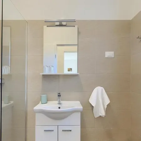 Daniela Mit Pool In Bale, Bei Rovinj Fuer 4-6 Personen * Bale