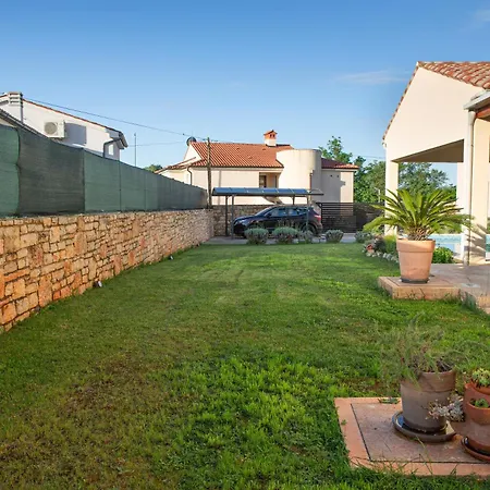Вилла Daniela Mit Pool In Bale, Bei Rovinj Fuer 4-6 Personen *